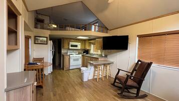 Cookware/dishes/utensils