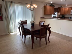 Dining - Your Private Slice of Paradise Near Brownwood! (The Villages)