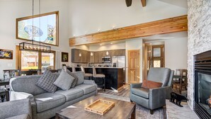 Living area - RENOVATED! Ski In/Out Townhome Private Hot Tub w/ Panoramic VIEWS! PINE97 (Breckenridge)
