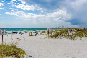 Beach nearby - "Shoreline Townhomes #10" | Steps to the Beach | Beautiful views from 2nd and 3rd balconies (Inlet Beach)