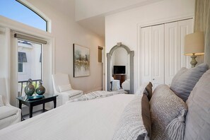 4 bedrooms, iron/ironing board, internet, bed sheets