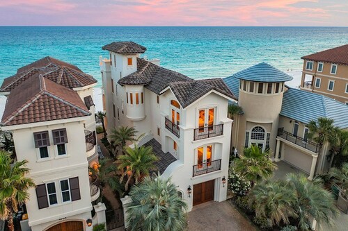 Ocean Paradise - Beachfront Home in Gated Comunity with Rooftop Deck