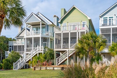 Stunning Ocean Views, Just steps to the Pool! 32 Ocean Pt