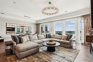 Smart TV, DVD player