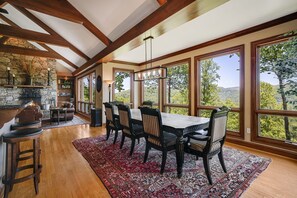 تناول الطعام