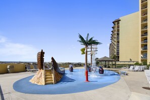 Children's area - Phoenix V 101 | Beachfront | Splash Pad! | My Beach Getaways (Orange Beach)
