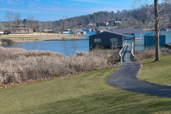 Large 2 Slip Boathouse with Lifts!