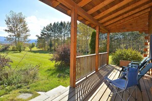 Terrace/patio - Aspen's Run: 3 br log cabin, wood stove, deck, firepit, window a/c (Morristown)