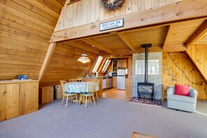 Interior - Charming A-Frame with Entertainment, Free WiFi - Easy Beach & Golf Access (Gearhart)
