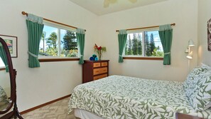 3 habitaciones, tabla de planchar con plancha, internet y ropa de cama