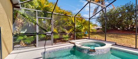 Innenpool, beheizter Pool