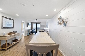 Interior - Phoenix II 2033 by Liquid Life (Orange Beach)