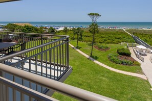 Property grounds - 407 Ocean One - 2 Bedroom Oceanfront Villa w/OCF Balcony & Oceanfront Pool! (Hilton Head Island)