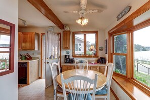 Dining - Lakefront home with beach views, WiFi, gas grill & patio - near beach (Falmouth)