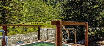 Rustic cabin with shared hot springs on the Crystal River