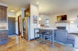 TV, fireplace, DVD player