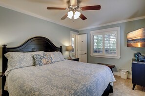 4 slaapkamers, een strijkplank/strijkijzer, gratis wifi, beddengoed