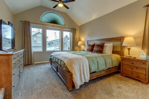 4 makuuhuonetta, silitysrauta/-lauta, Wi-Fi, vuodevaatteet