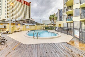 Een verwarmd zwembad