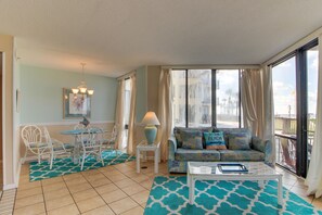 TV, DVD player, offices - Sunbird Beach Resort Condo with Shared Pool & Beach Access (Panama City Beach)