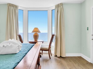 2 bedrooms, iron/ironing board, free WiFi, bed sheets - 🏝️BEACH FRONT | Gulf Views | Great Amenities | Emerald Beach 2225🏝️ (Panama City Beach)