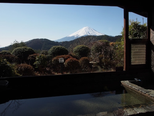 屋内スパ浴槽