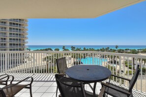 Outdoor dining - Tile floors, spacious beachfront condo w/private balcony! (Destin)