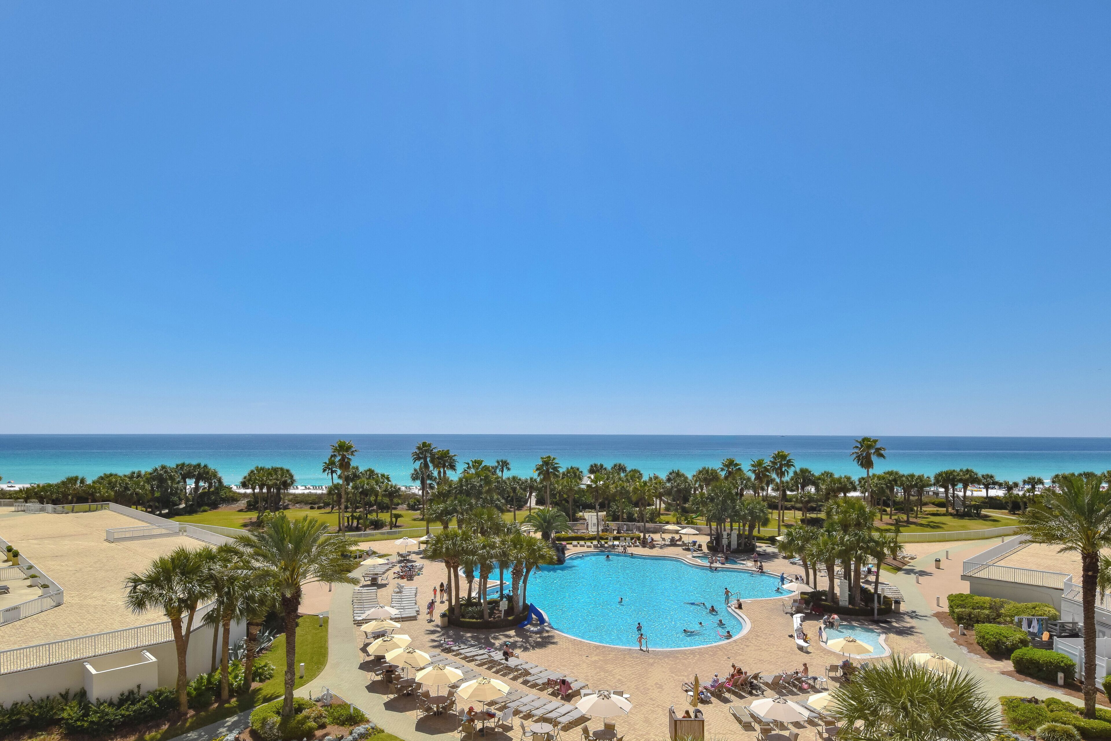 室内游泳池，恒温泳池