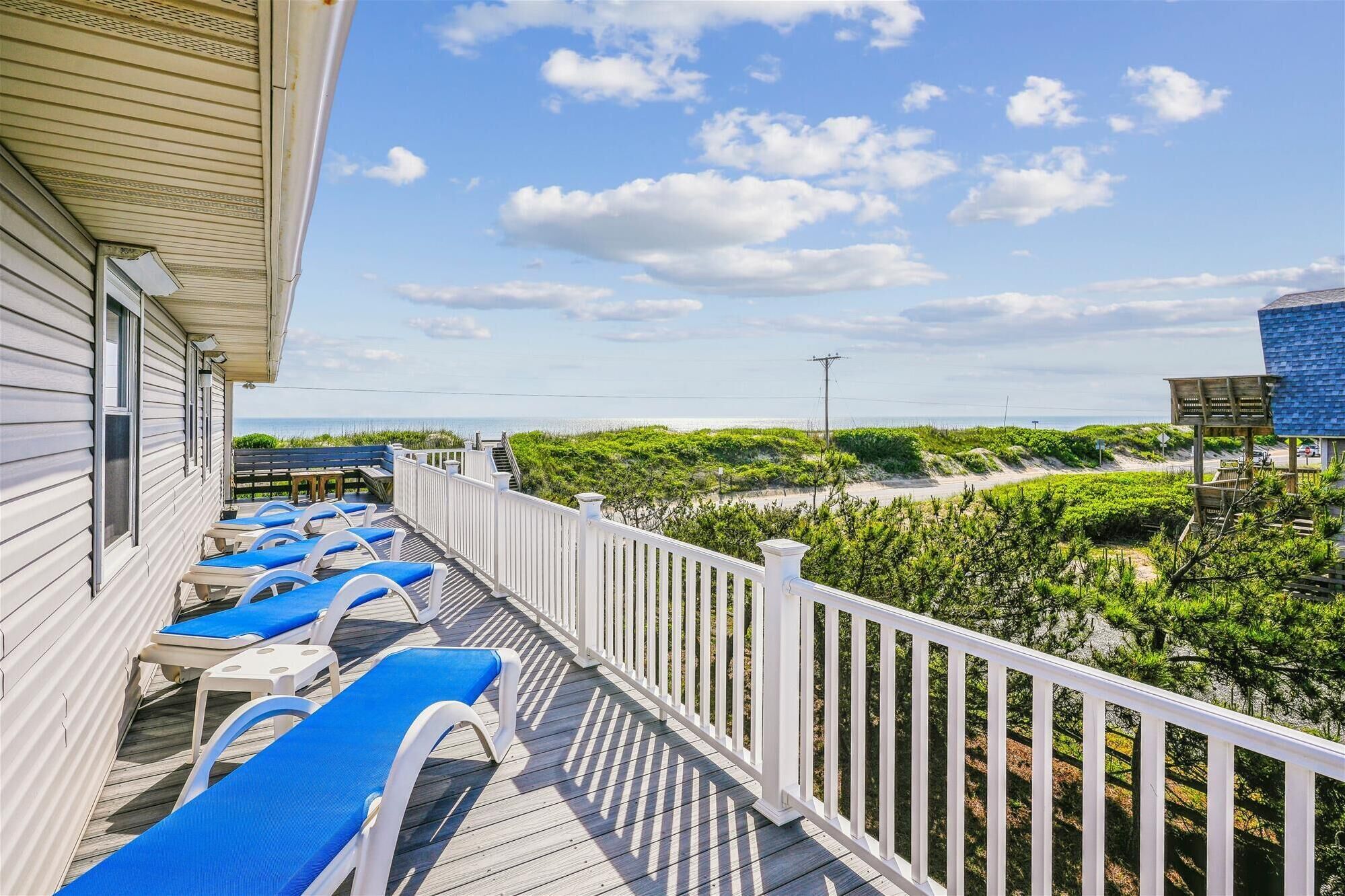 SEMI OCEANFRONT, unobstructed views, private access! HotTub! Completely updated!