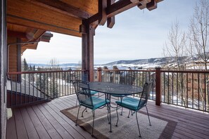 Outdoor dining - BL6303 | Semi Private Roof Top Patio | Unreal View | 4 Pools| Winter Shuttle (Steamboat Springs)