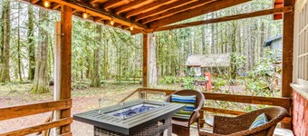 Creekside, cabine pour chiens avec bain à remous privé et porche!