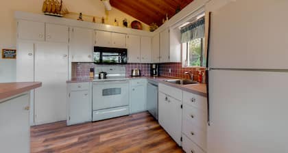 Family-Friendly Home with Hot Tub, Ocean View, and Entertainment - Near Beach