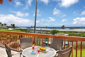 Outdoor dining - Makanui 111 walk to  Grand Hyatt By Suite Paradise (Koloa)