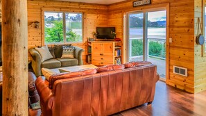 Smart TV, fireplace, DVD player, books