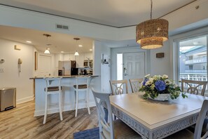 Dining - Lovely & spacious 4th Floor Oceanfront Villa! Great Palmetto Dunes Location! (Hilton Head Island)