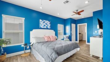 5 makuuhuonetta, vauvan matkasänky, internet, vuodevaatteet