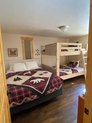 3 bedrooms, desk, iron/ironing board, travel cot