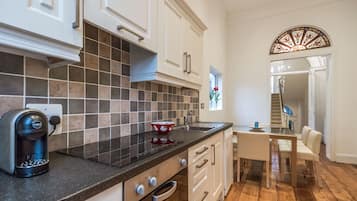 Townhome, 4 Bedrooms | Private kitchen