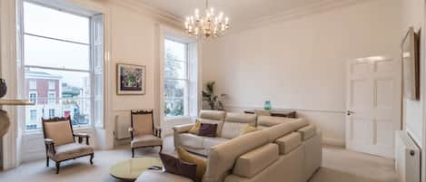 Townhome, 4 Bedrooms | Living room