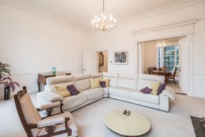 Townhome, 4 Bedrooms | Living room