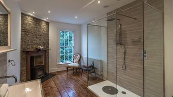 Shower, free toiletries, hair dryer, towels