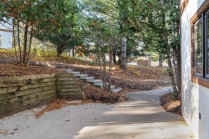 المنطقة المحيطة بالمنشأة