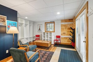 المنشأة من الداخل