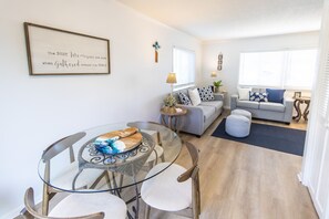 TV, DVD player - Save by booking Gulf Side Unit on Dune Allen Beach- Pet Friendly! (Santa Rosa Beach)