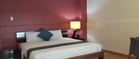 Premium-Loft | Schreibtisch, kostenloses WLAN, Bettwäsche