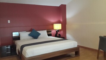 Premium Loft | Desk, free WiFi, bed sheets