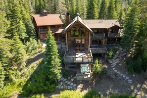 Exterior - Bullshead By Tahoe Getaways - Pet-Friendly 4700SQ FT Luxury Riverfront Estate w Hot Tub (Olympic Valley)