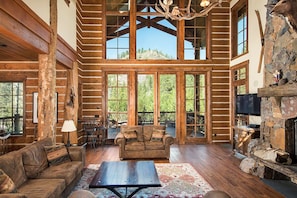 TV, fireplace, table football, stereo