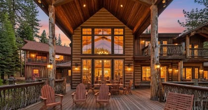 Bullshead By Tahoe Getaways - Pet-Friendly 4700SQ FT Luxury Riverfront Estate w Hot Tub