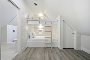 4 sovrum, strykjärn/strykbräda, gratis wi-fi och sängkläder